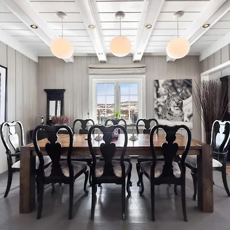 Solsiden - In The Center Of *